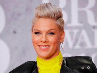 Pink se convierte en la artista femenina más escuchada del siglo