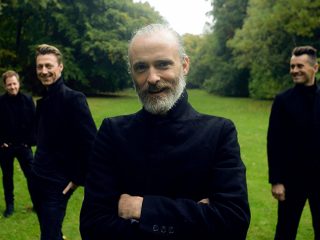 Fran Healy, vocalista de Travis fue atacado por un perro