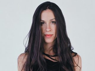 Mira el primer tráiler del próximo documental de 'Alanis Morissette'