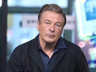 Alec Baldwin elimina su cuenta de Twitter