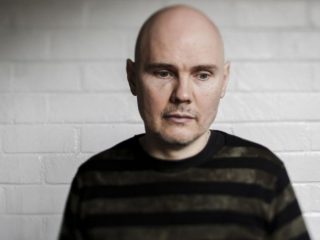 Billy Corgan recauda dinero para ayudar a gatos