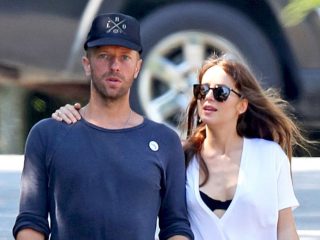 Dakota Johnson habla sobre su relación con Chris Martin