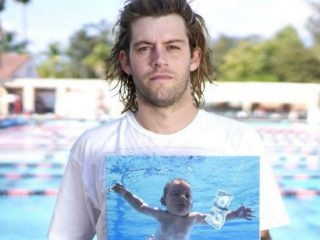 El 'bebé' de la portada del álbum 'Nevermind' de Nirvana vuelve a demandar a la banda