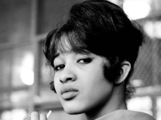 Ronnie Spector, cantante de las Ronettes, muere a los 78 años