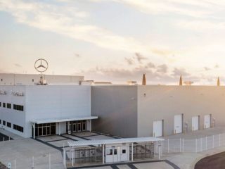 Mercedes-Benz abre una nueva planta en Alabama para baterías