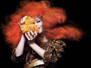 Björk cancela concierto en Moscú