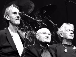 Mira a Genesis tocar en su último concierto en Londres