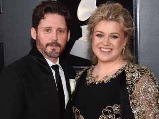 Kelly Clarkson finaliza su divorcio y pagará más de $1.3 millones de dólares a su ex