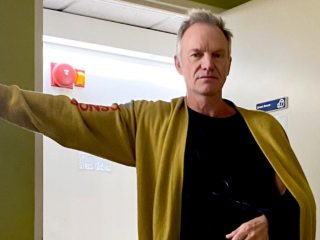 Sting lanza 'Russians' a beneficio del centro de ayuda de Ucrania