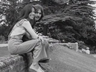 La viuda de George Harrison, escribirá un libro de poesía dedicado al fallecido Beatle