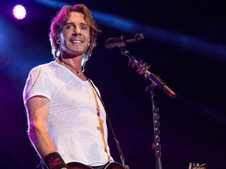 Rick Springfield se a une Men at Work para una gira