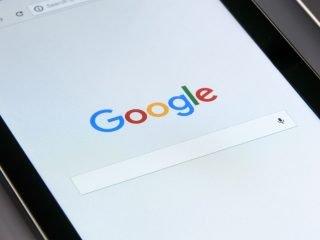 TECH: Las personas ahora pueden eliminar su información de contacto de los resultados de búsqueda de Google