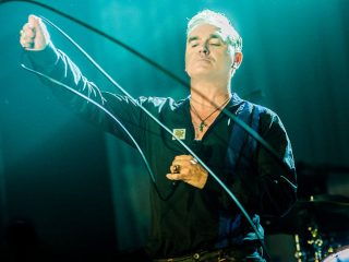 Mira a Morrissey estrenar el nuevo sencillo 'I Am Veronica'