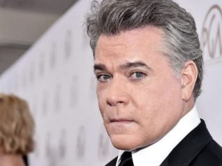 Ray Liotta terminó de filmar 'Cocaine Bear' y la miniserie 'Black Bird' antes de su muerte