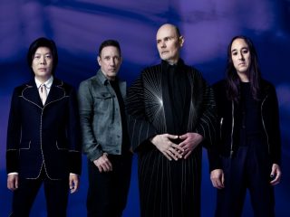 Mira a Smashing Pumpkins interpretar 'Today' en 'The Late Late Show'