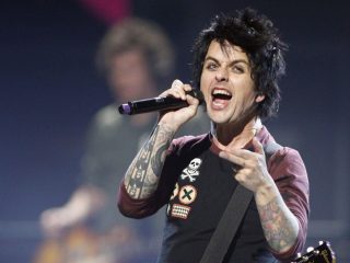 Billie Joe Armstrong renuncia a su ciudadanía estadounidense