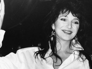 Kate Bush llega al número uno en Billboard