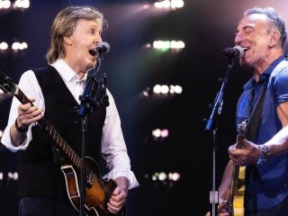 Bruce Springsteen y Paul McCartney interpretan "Glory Days"