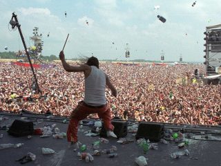 Netflix lanza tráiler de la serie documental Woodstock '99