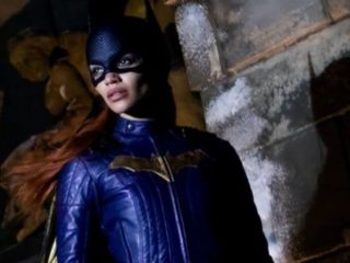 Warner Bros cancela el estreno de "Batgirl "