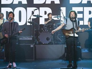 Mira a Kevin Bacon y Jimmy Fallon reimaginar "Head Over Heels" de Tears for Fears