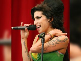 La productora de James Bond recuerda una reunión "muy triste" con Amy Winehouse