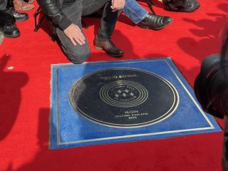 David Bowie honrado en el Paseo de la Fama de la Música de Camden