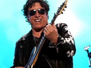 Neal Schon llama a la acción legal de Steve Perry una 'basura total'