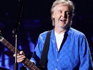 Paul McCartney, The Rolling Stones, Slash subastarán guitarras en apoyo a Ucrania