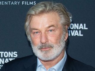 Alec Baldwin llega a un acuerdo con la familia de Halyna Hutchins