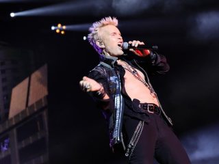 Cuando Billy Idol escribió 'Boda blanca' en 20 minutos