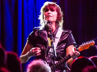 Chrissie Hynde dice que perdió dinero en su última gira