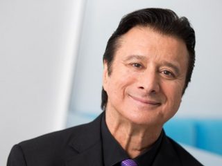 Steve Perry presenta un adelanto de la nueva canción navideña 'Maybe This Year'