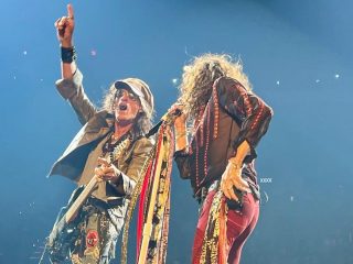 Aerosmith patrocina a la Cruz Roja para ayudar en el desastre del huracán Nicole e Ian