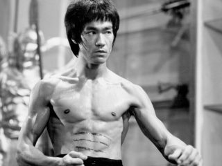 La muerte de Bruce Lee podría haber sido causada por beber una cantidad "excesiva" de agua