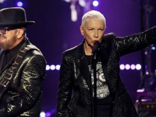 Eurythmics se reúne en la ceremonia de inducción al Salón de la Fama del Rock and Roll