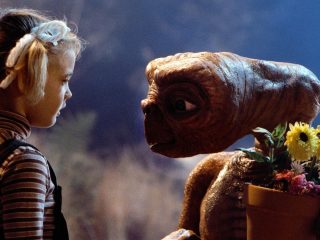 Modelo mecánico de E.T. el extraterrestre se vende en una subasta