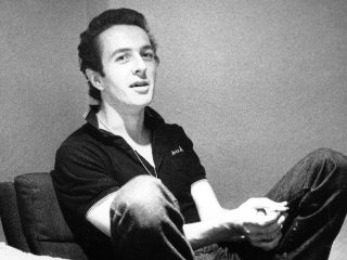 Músicos conmemoran el 20.° aniversario de la muerte de Joe Strummer