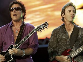 Neal Schon demanda a su compañero de banda Jonathan Cain