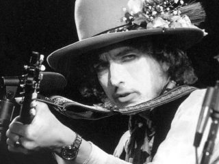 Bob Dylan comparte la versión original de 'Not Dark Yet'