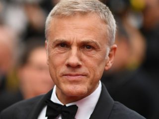 Christoph Waltz amenaza a sus empleados en el trailer de The Consultant