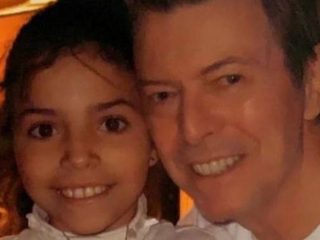 La hija de David Bowie comparte imágenes en el aniversario de su muerte