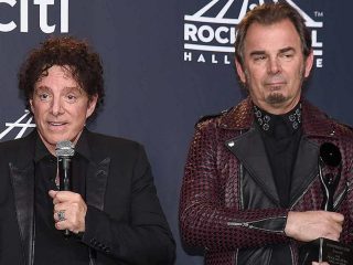 Jonathan Cain demanda a Neal Schon por cobrar $1 millón de dólares a la tarjeta Journey