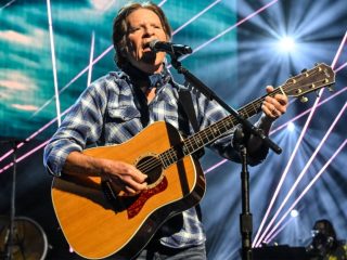 John Fogerty compra el catálogo de Creedence Clearwater Revival