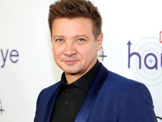 Jeremy Renner en estado "crítico pero estable" luego de sufrir accidente