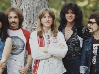 El teclista original de Journey, Gregg Rolie, se unirá a la banda en la próxima gira