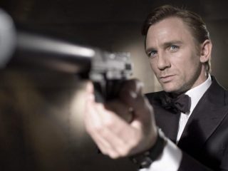 Los libros de James Bond serán reeditados para corregir uso de lenguaje ofensivo y racista