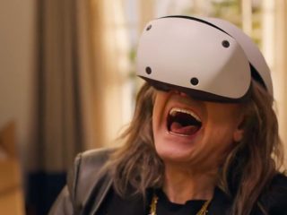 Ozzy Osbourne se convierte en gamer en nuevo anuncio de PlayStation