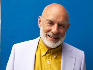 Brian Eno comparte nueva canción “Who Are We”