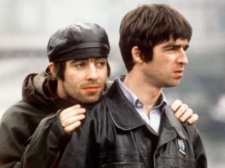 Liam Gallagher dice que Noel Gallagher ha dañado la "marca Oasis"